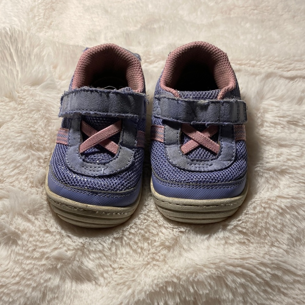 Little girls size 6US stride rite light purple and pink sneakers!